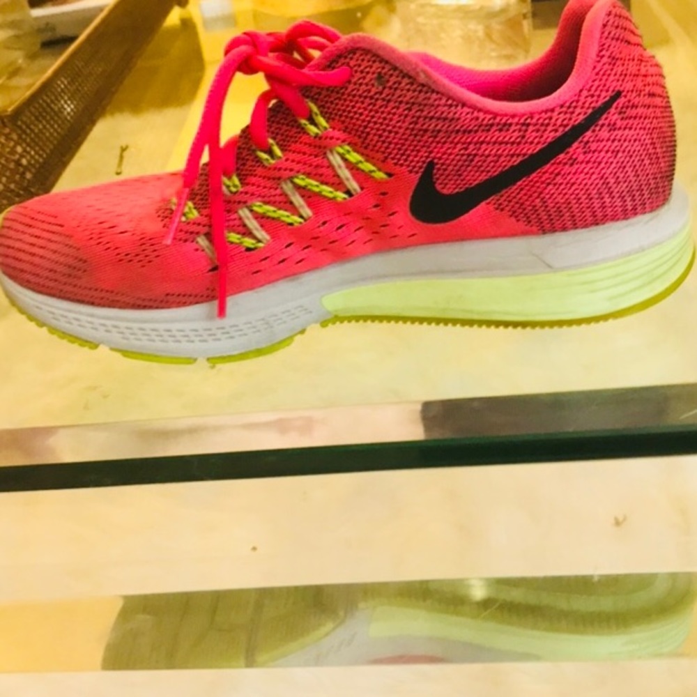 Nike Zoom Vomero 10 Shoes
